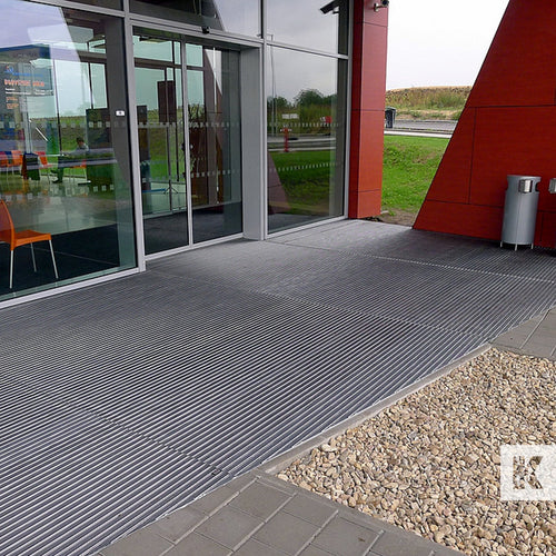 Super-Fit System – Inbyggt entrésystem i aluminium